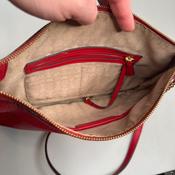 Michael Kors Jet Set Red Pebbled Leather Crossbody Bag AV-1503 Gold Chain Strap - Picture 11 of 16